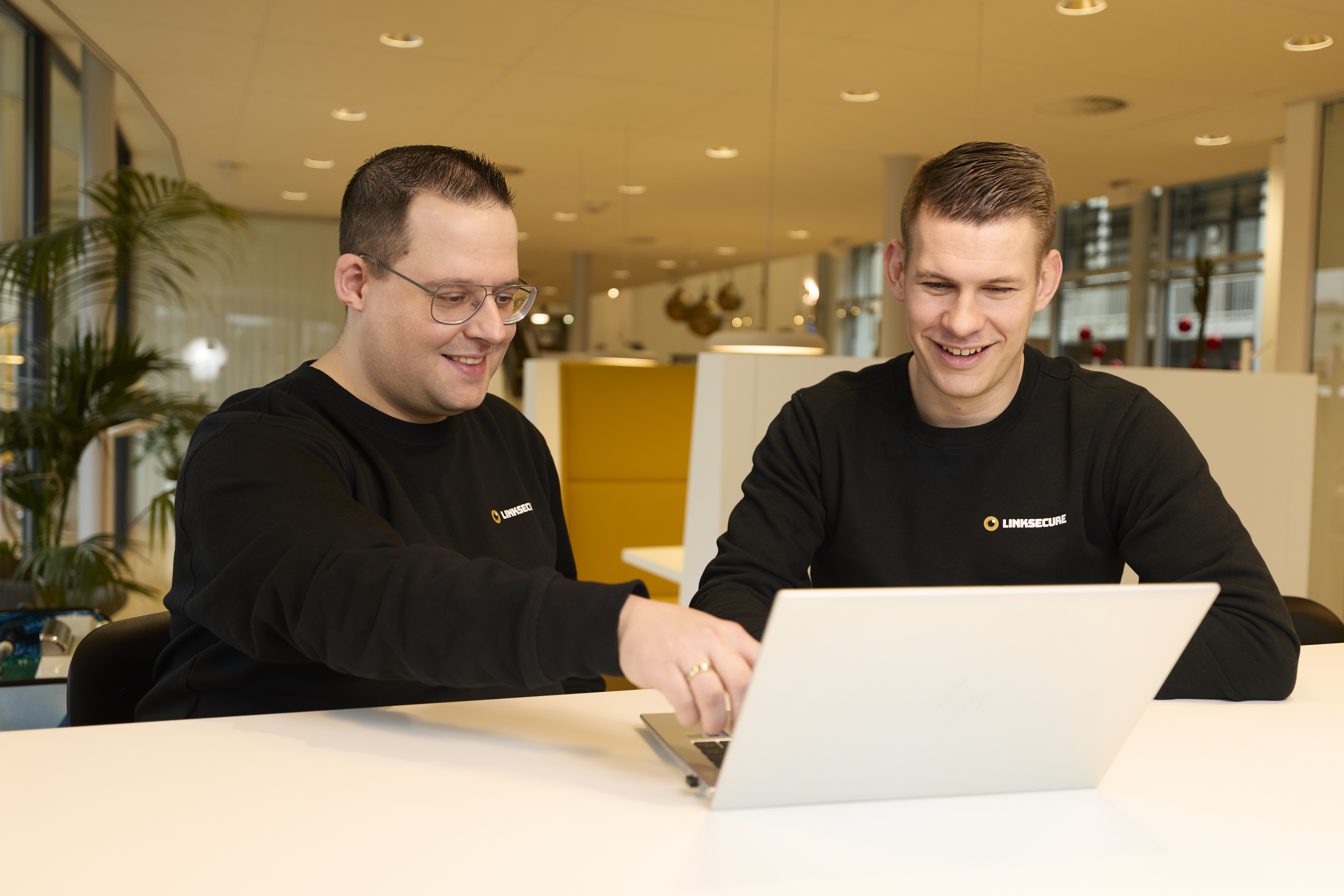 Het team van LinkSecure aan het werk